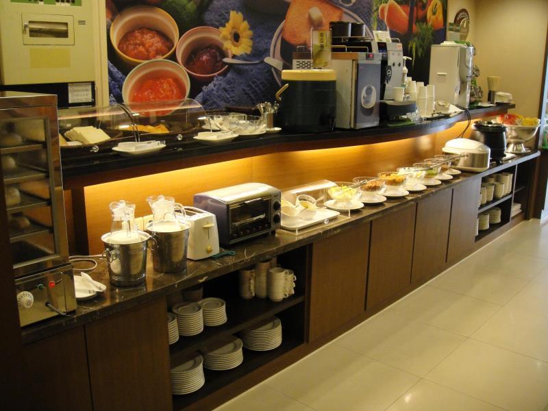 種子商旅 Hotel Kaohsiung Luaran gambar