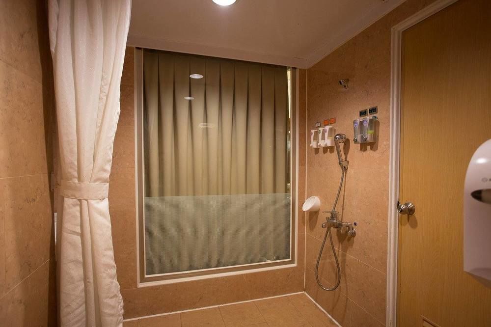 種子商旅 Hotel Kaohsiung Luaran gambar